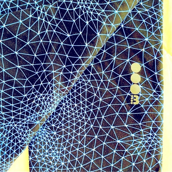Bench Leggings size M Abstract Geometric Neon Blue on Black - Manchester UK - Picture 4 of 10